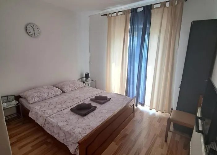 Rooms & Apartments Semic